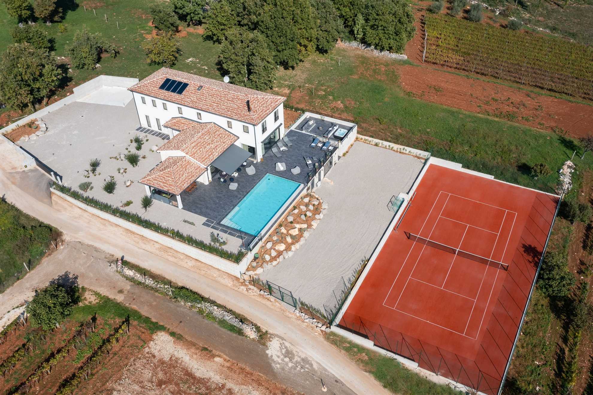 Villa Cypress Hill – Ihr privates istrisches Paradies mit beheiztem Pool und Tennisplatz