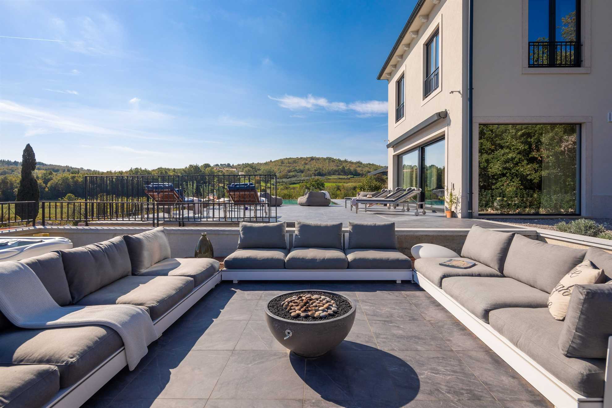 Villa Cypress Hill – Ihr privates istrisches Paradies mit beheiztem Pool und Tennisplatz