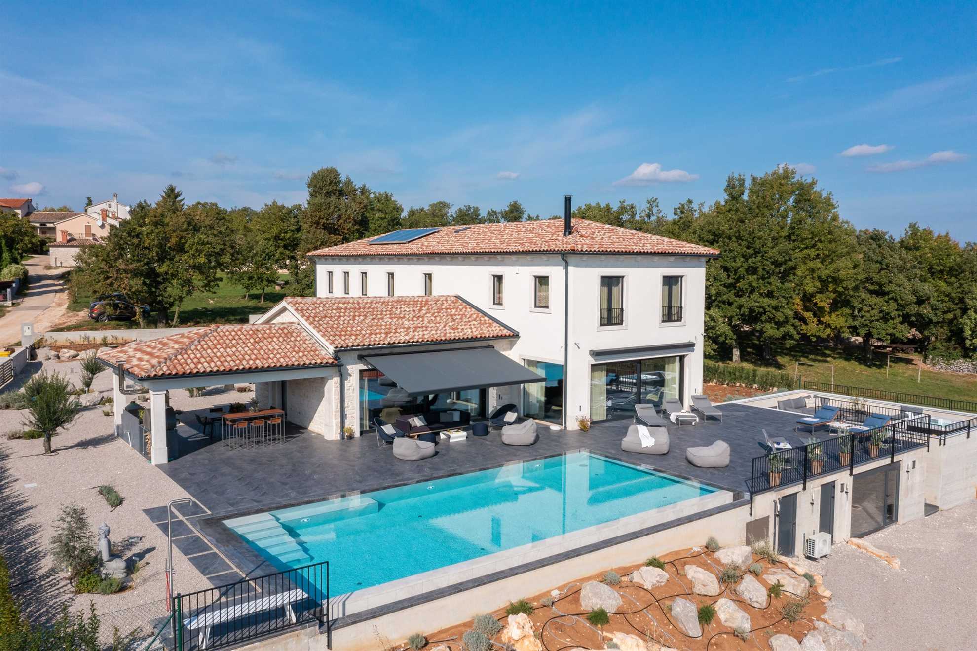 Villa Cypress Hill – Ihr privates istrisches Paradies mit beheiztem Pool und Tennisplatz