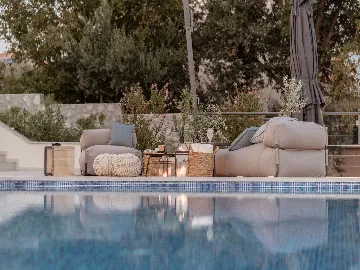 4-Bedroom Villa in Kornić (Krk) for 9 Guests