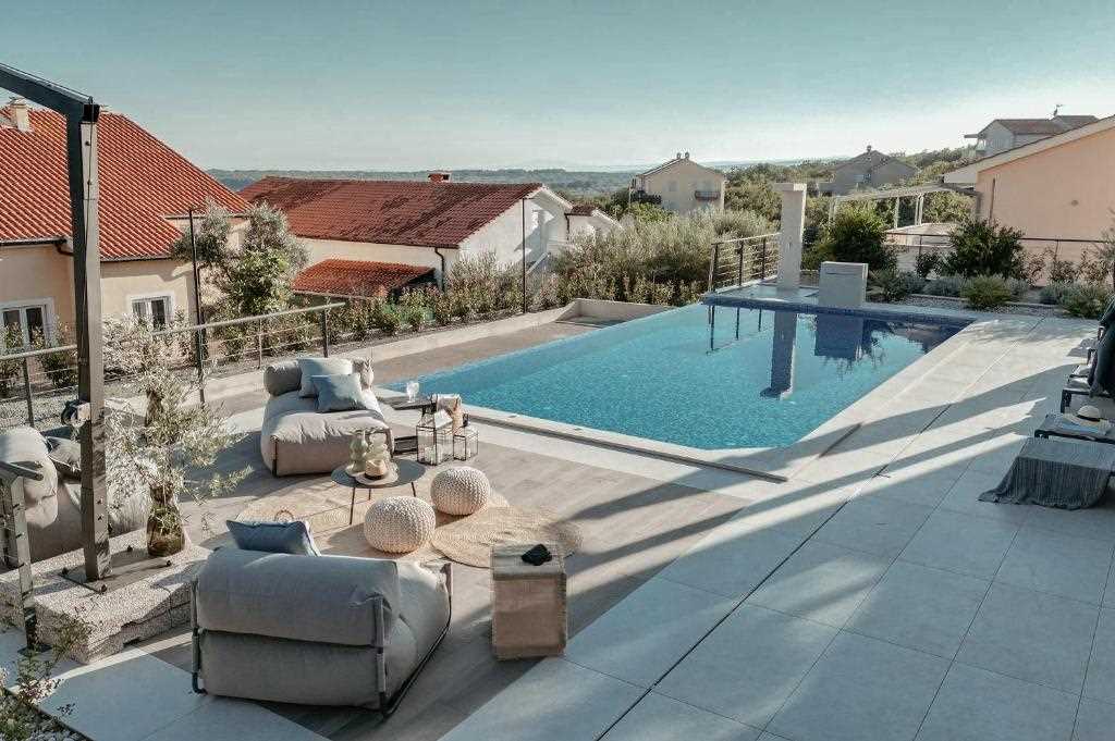 Villa Mikolina – Relaxation and Luxury with Heated Outdoor Pool and Wellness on the Island of Krk