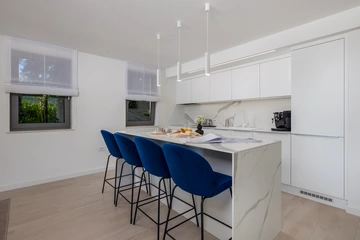 Krk 3-Bedroom Apartment with Beach Access