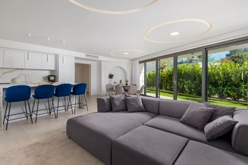 Krk 3-Bedroom Apartment with Beach Access