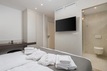 Krk 3-Bedroom Apartment with Beach Access