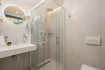 Krk 3-Bedroom Apartment with Beach Access