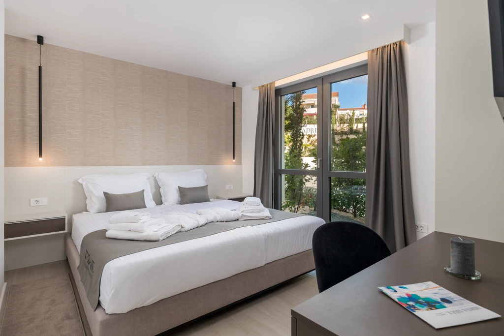 Krk 3-Bedroom Apartment with Beach Access