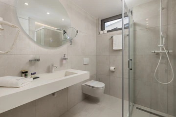 Krk 3-Bedroom Apartment with Beach Access