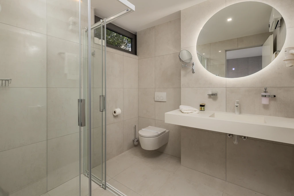 Krk 3-Bedroom Apartment with Beach Access