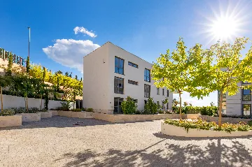 Krk 3-Bedroom Apartment with Beach Access