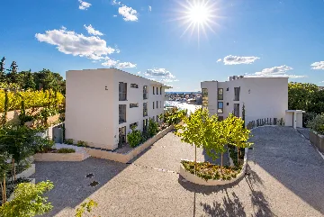 Krk 3-Bedroom Apartment with Beach Access