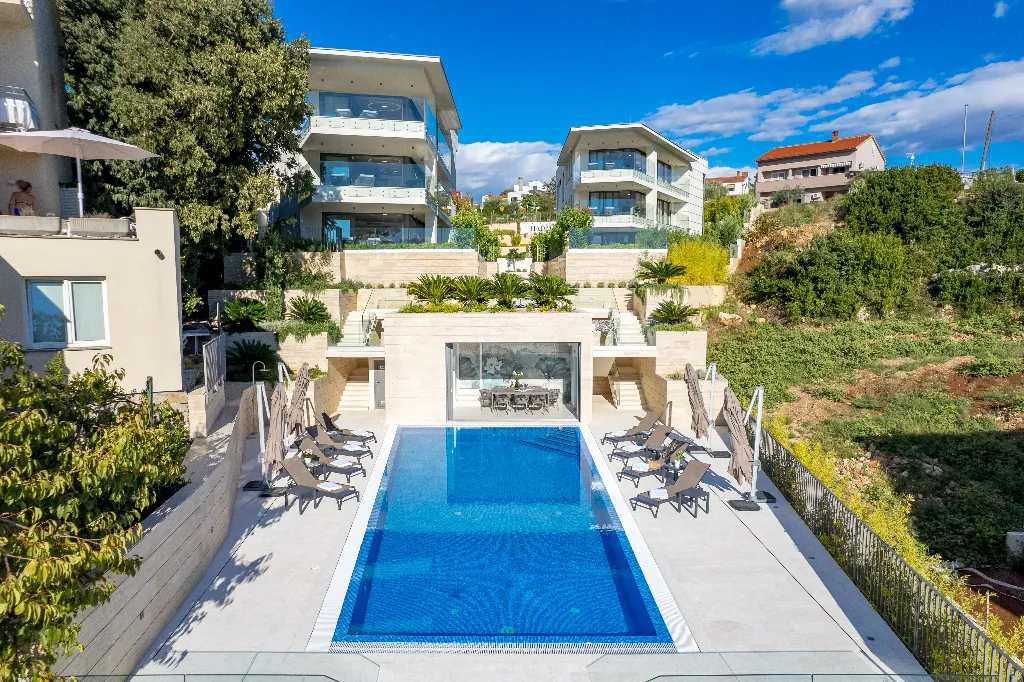 Krk 3-Bedroom Apartment with Beach Access