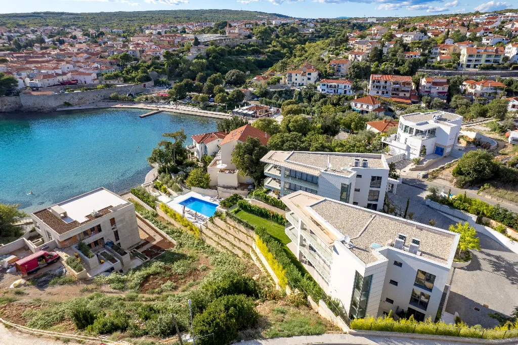 Krk 3-Bedroom Apartment with Beach Access
