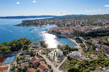 Krk 3-Bedroom Apartment with Beach Access