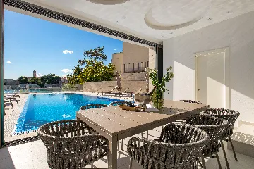 Krk 3-Bedroom Apartment with Beach Access