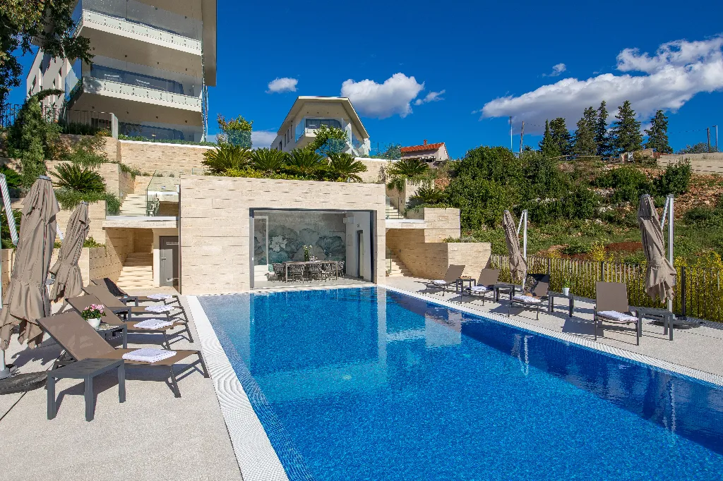 Krk 3-Bedroom Apartment with Beach Access