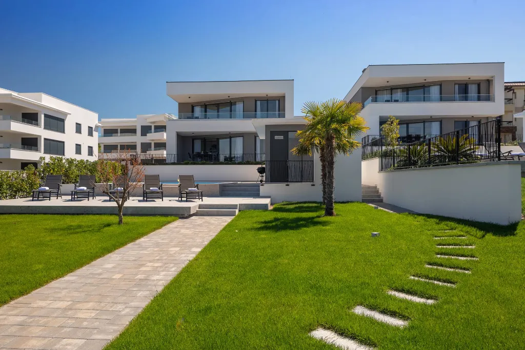 Malinska (Krk) Villa for 12 Guests with Private Pool