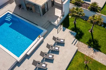 Malinska (Krk) Villa for 12 Guests with Private Pool