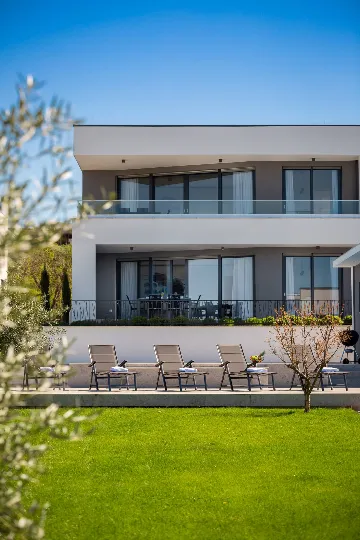 Malinska (Krk) Villa for 12 Guests with Private Pool