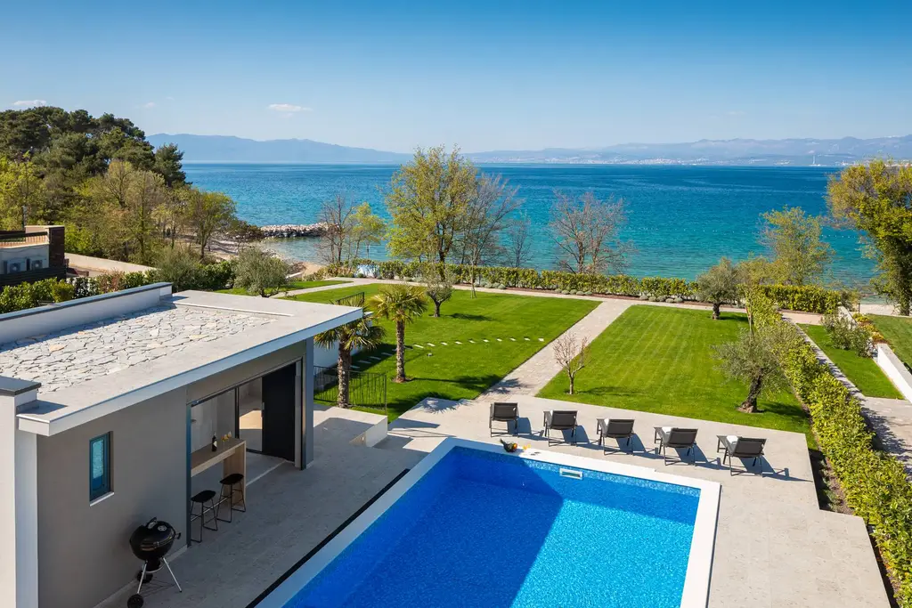 Villa with Private Pool in Malinska (Krk) - Sleeps 12