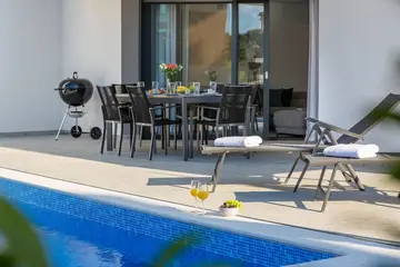 Malinska (Krk) 2-Bedroom Apartment with Private Pool