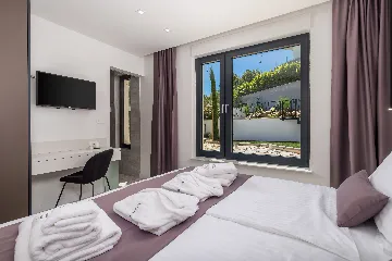 Malinska (Krk) 2-Bedroom Apartment with Private Pool