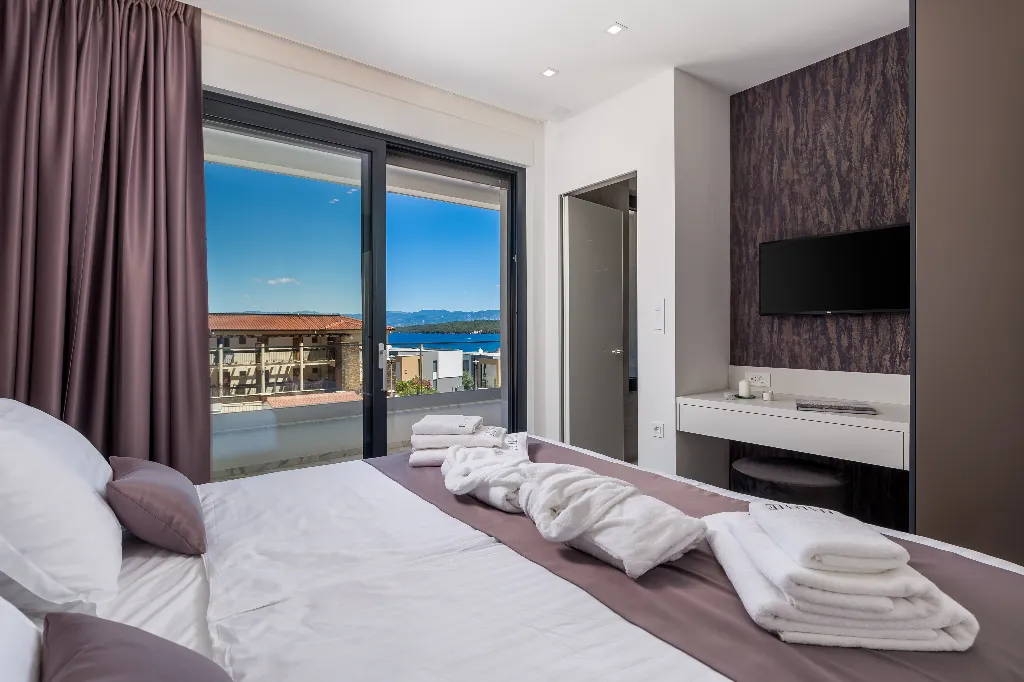 Malinska (Krk) 2-Bedroom Apartment with Private Pool