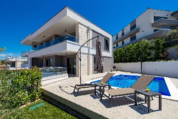 Malinska (Krk) 2-Bedroom Apartment with Private Pool