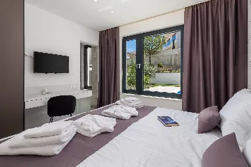 Malinska (Krk) 2-Bedroom Apartment with Private Pool