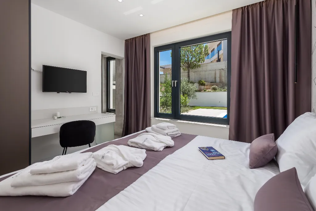 Malinska (Krk) 2-Bedroom Apartment with Private Pool