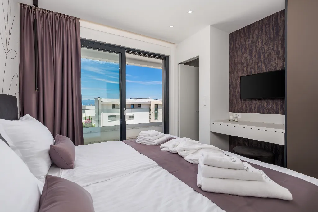 Malinska (Krk) 2-Bedroom Apartment with Private Pool