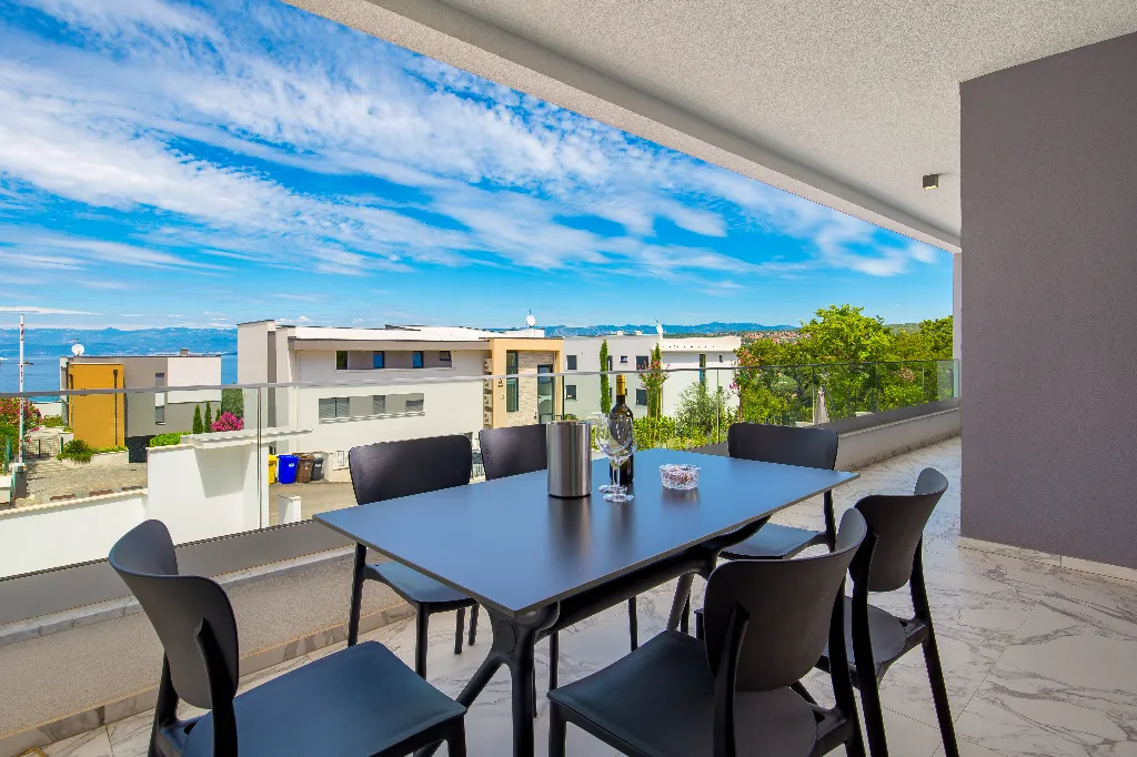 Malinska (Krk) 2-Bedroom Apartment with Private Pool