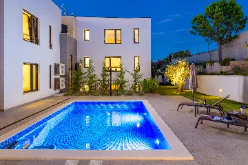 Malinska (Krk) 2-Bedroom Apartment with Private Pool