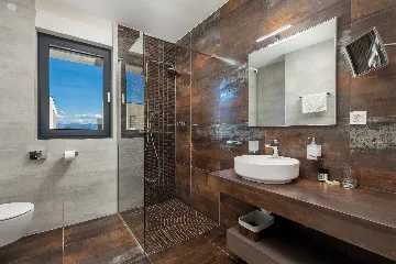 Apartment with Sea View & Balcony in Malinska (Krk)