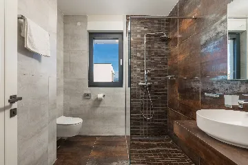 Apartment with Sea View & Balcony in Malinska (Krk)