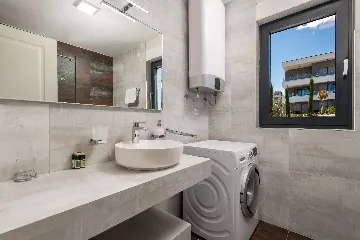 Apartment with Sea View & Balcony in Malinska (Krk)