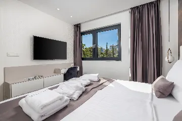 Apartment with Sea View & Balcony in Malinska (Krk)