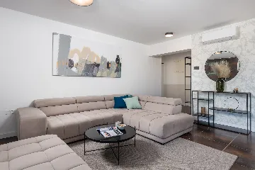 Apartment with Sea View & Balcony in Malinska (Krk)