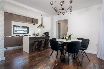 Apartment with Sea View & Balcony in Malinska (Krk)