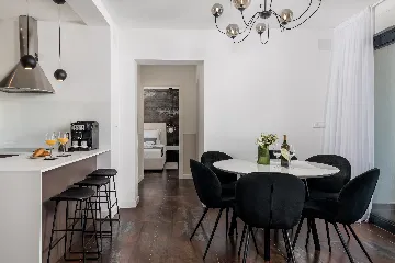 Apartment with Sea View & Balcony in Malinska (Krk)