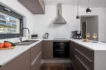 Apartment with Sea View & Balcony in Malinska (Krk)