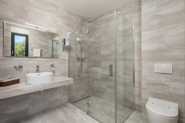 2-Bedroom Apartment with Sea-View Balcony in Malinska