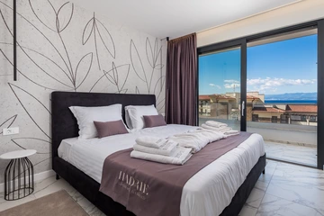 2-Bedroom Apartment with Sea-View Balcony in Malinska