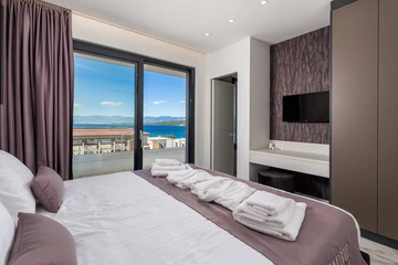 2-Bedroom Apartment with Sea-View Balcony in Malinska