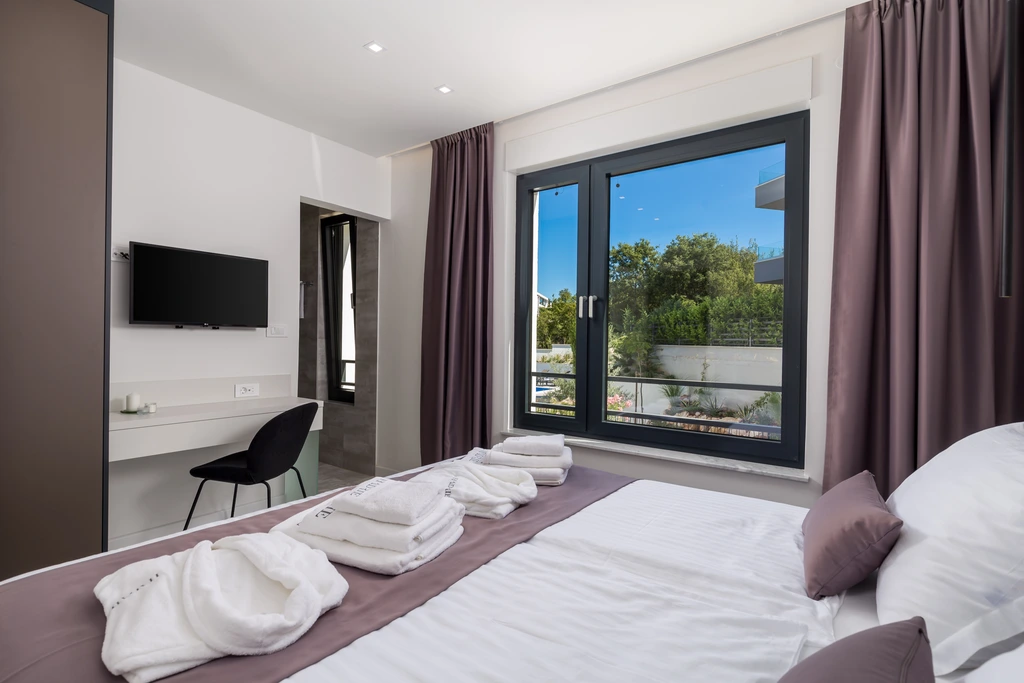 2-Bedroom Apartment with Sea-View Balcony in Malinska