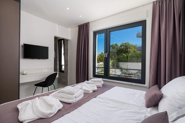 2-Bedroom Apartment with Sea-View Balcony in Malinska