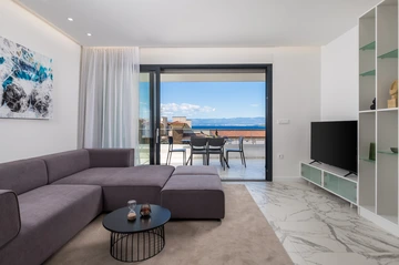 2-Bedroom Apartment with Sea-View Balcony in Malinska