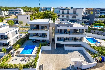 2-Bedroom Apartment with Sea-View Balcony in Malinska