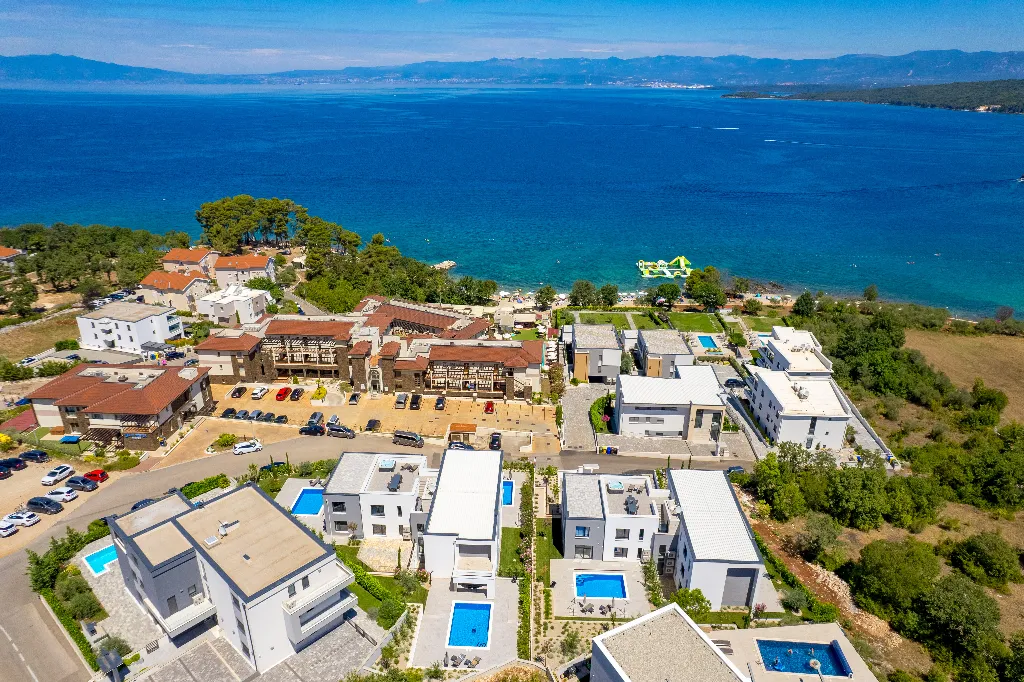 2-Bedroom Apartment with Sea-View Balcony in Malinska