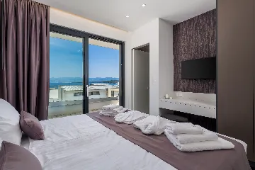 2-Bedroom Apartment with Sea-View Balcony in Malinska