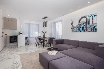 2-Bedroom Apartment with Sea-View Balcony in Malinska